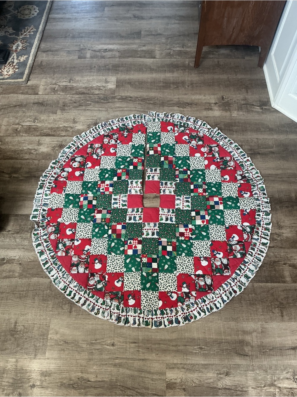 VTG Handmade Quilted Patchwork Christmas Tree Skirt Patchwork Cottagecore 52 In